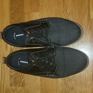 Boys Sonoma brand dress shoe size 5 (grayish+ blue/black)
